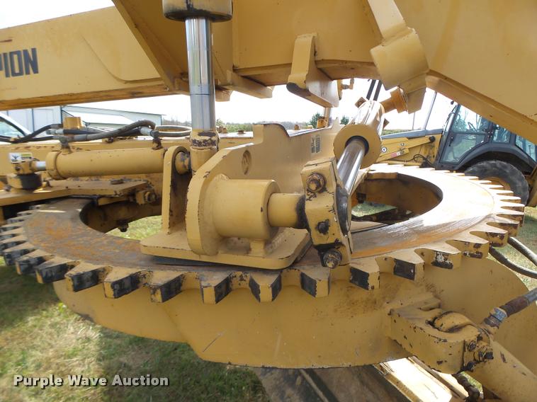 image for item K5605 1995 Champion 720A Series III motor grader