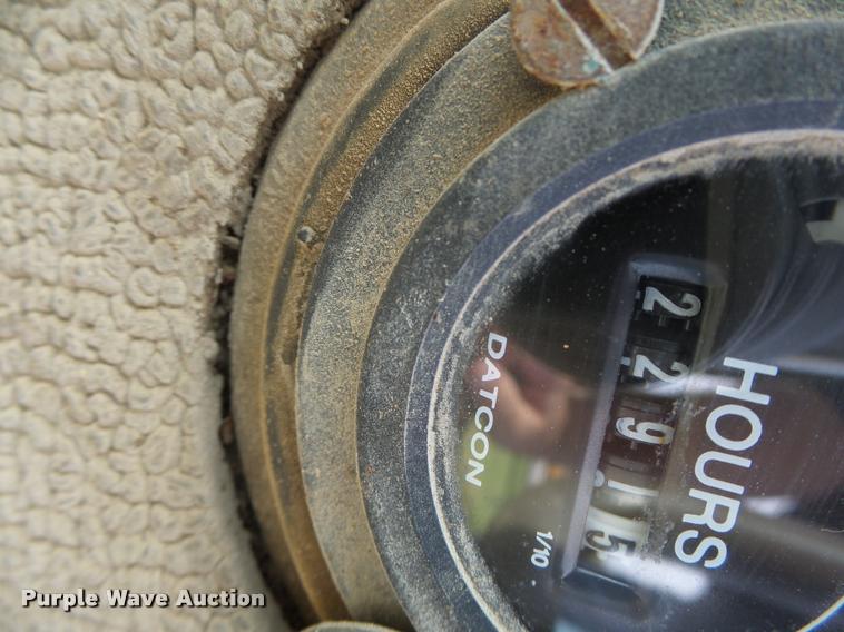 image for item K5605 1995 Champion 720A Series III motor grader