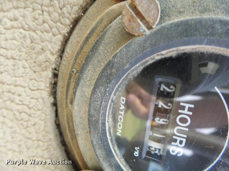 image for item K5605 1995 Champion 720A Series III motor grader