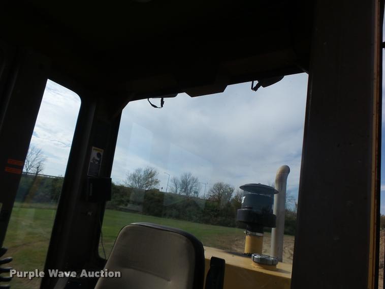 image for item K5605 1995 Champion 720A Series III motor grader