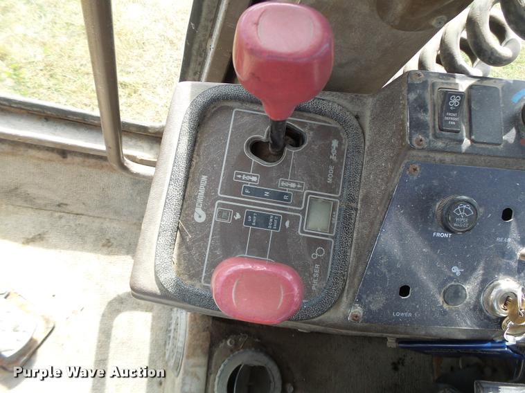 image for item K5605 1995 Champion 720A Series III motor grader