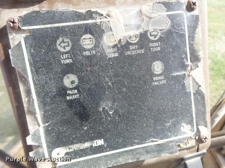 image for item K5605 1995 Champion 720A Series III motor grader