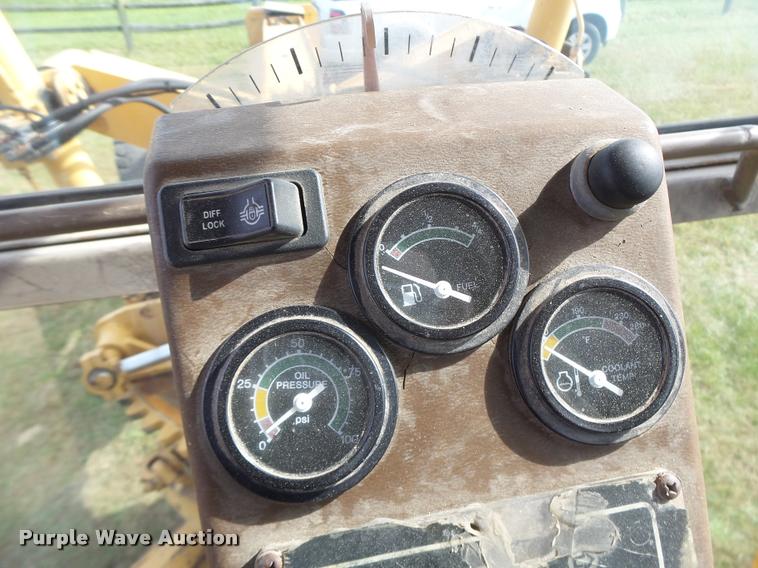 image for item K5605 1995 Champion 720A Series III motor grader