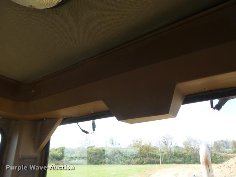 image for item K5605 1995 Champion 720A Series III motor grader