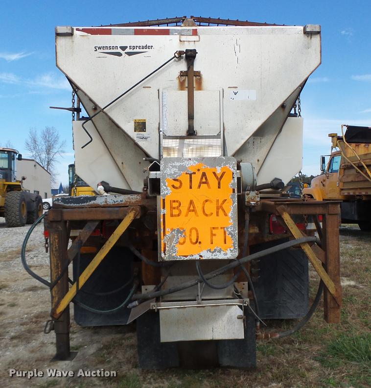 image for item K5606 1999 International 4900 flatbed truck