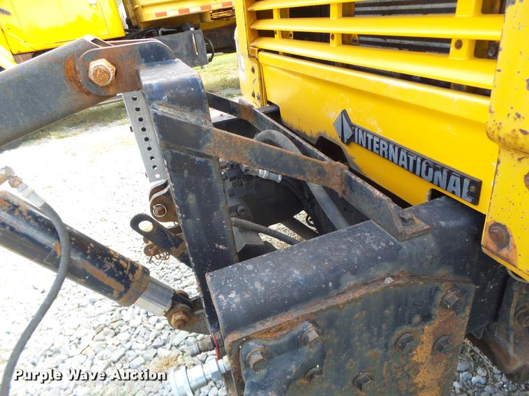 image for item K5606 1999 International 4900 flatbed truck