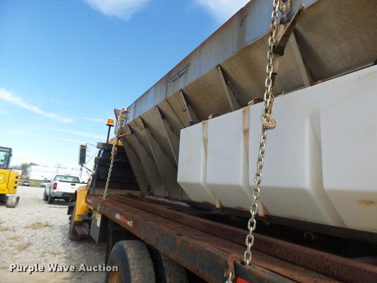 image for item K5606 1999 International 4900 flatbed truck