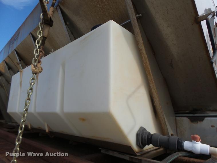 image for item K5606 1999 International 4900 flatbed truck