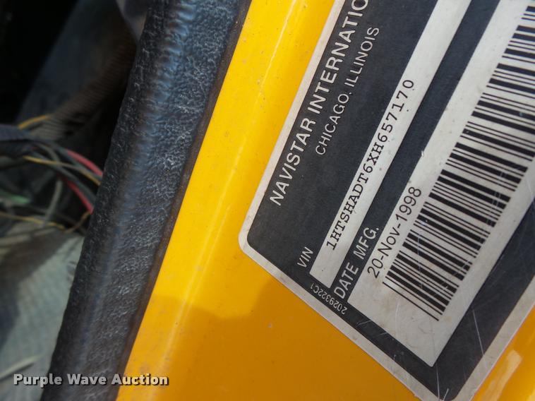 image for item K5606 1999 International 4900 flatbed truck