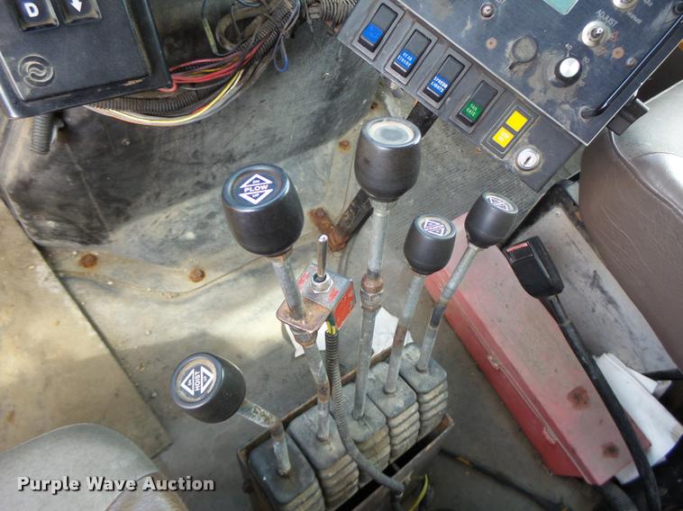 image for item K5606 1999 International 4900 flatbed truck