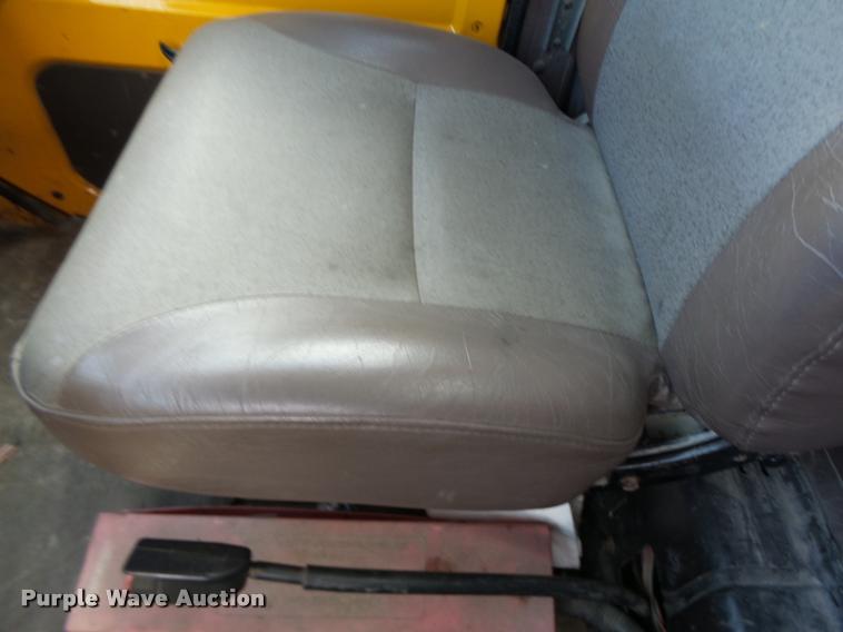 image for item K5606 1999 International 4900 flatbed truck