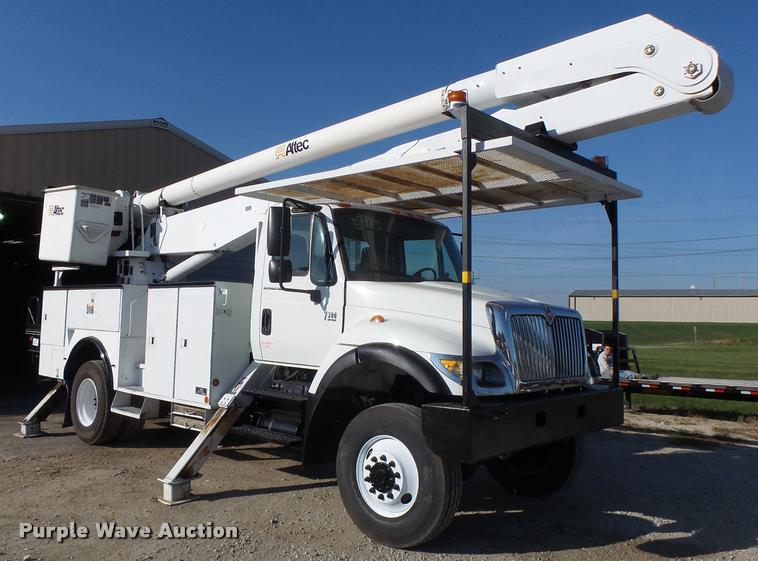 image for item K5612 2007 International 7300 bucket truck
