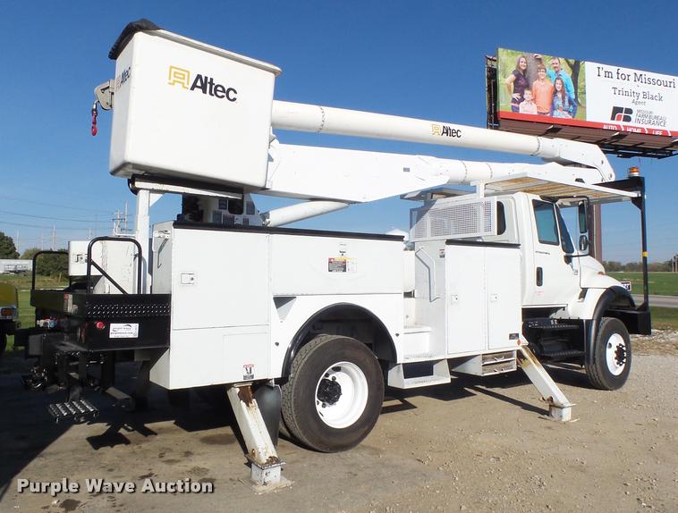image for item K5612 2007 International 7300 bucket truck