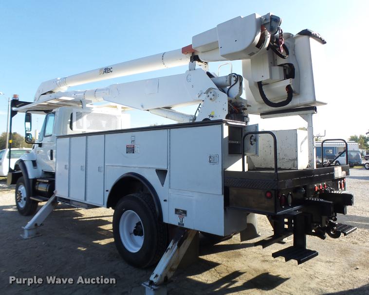 image for item K5612 2007 International 7300 bucket truck