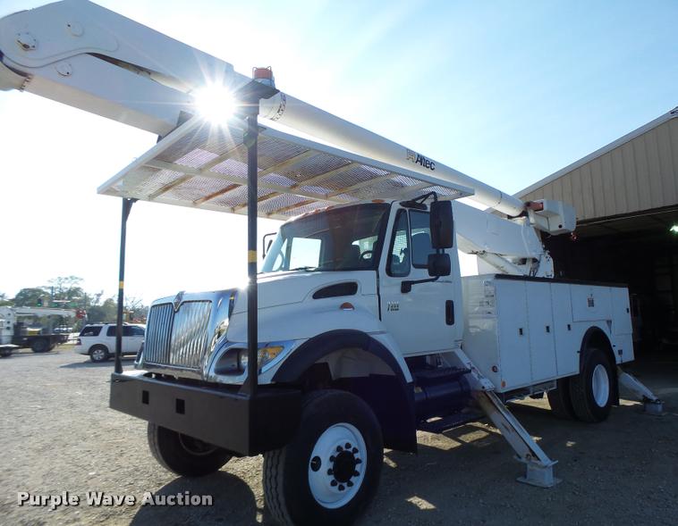 image for item K5612 2007 International 7300 bucket truck