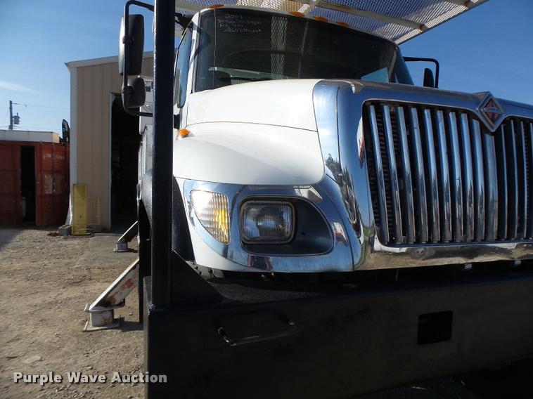 image for item K5612 2007 International 7300 bucket truck