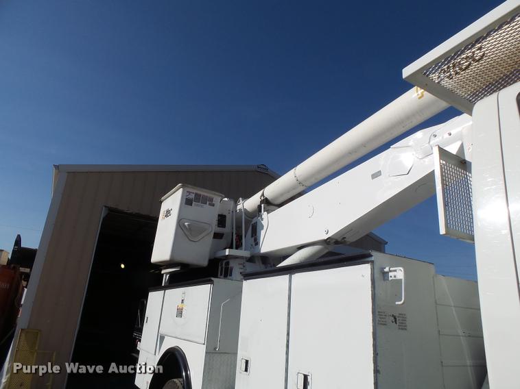 image for item K5612 2007 International 7300 bucket truck