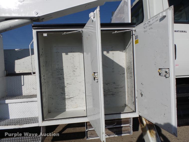 image for item K5612 2007 International 7300 bucket truck