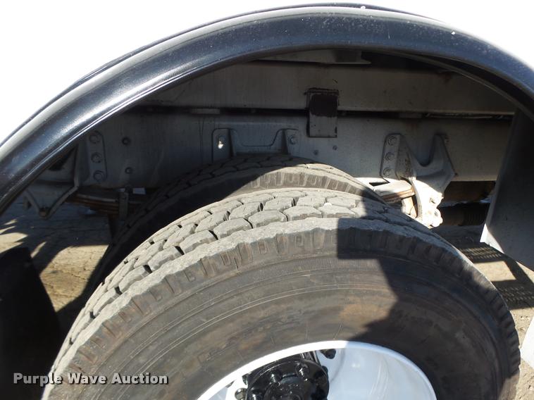 image for item K5612 2007 International 7300 bucket truck