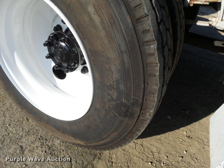 image for item K5612 2007 International 7300 bucket truck