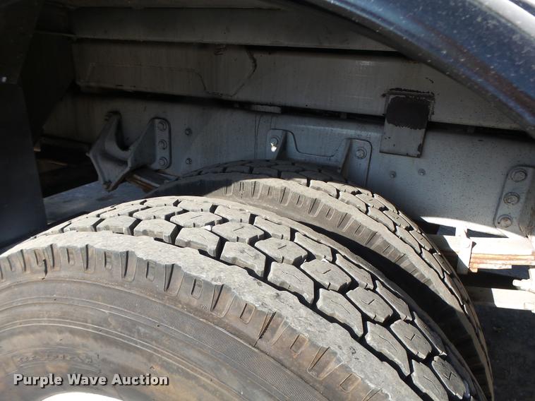 image for item K5612 2007 International 7300 bucket truck