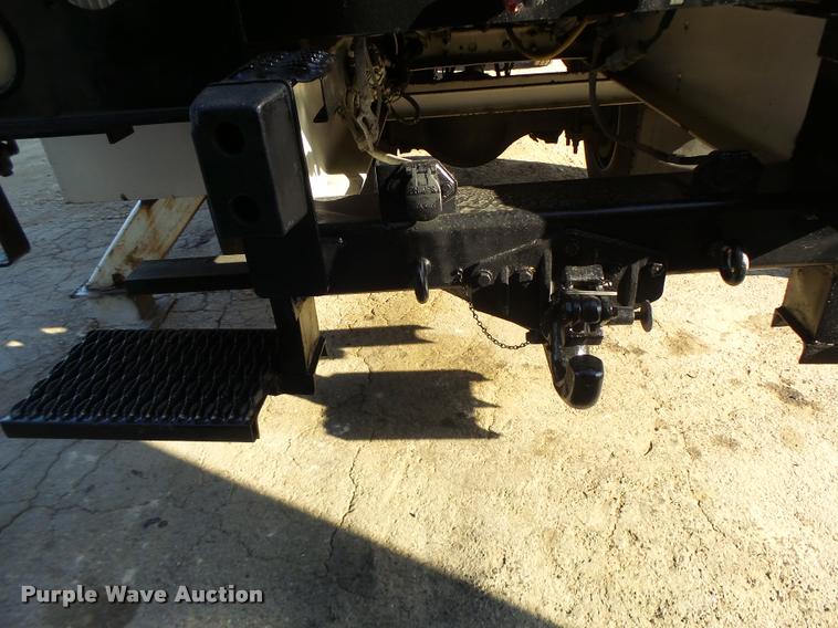 image for item K5612 2007 International 7300 bucket truck