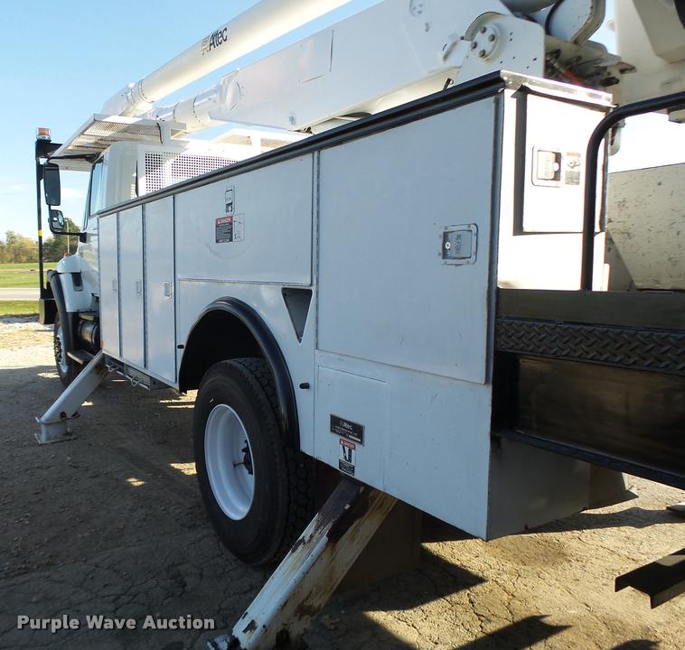 image for item K5612 2007 International 7300 bucket truck