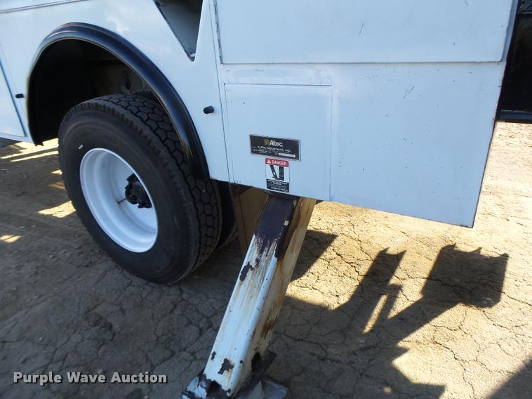 image for item K5612 2007 International 7300 bucket truck