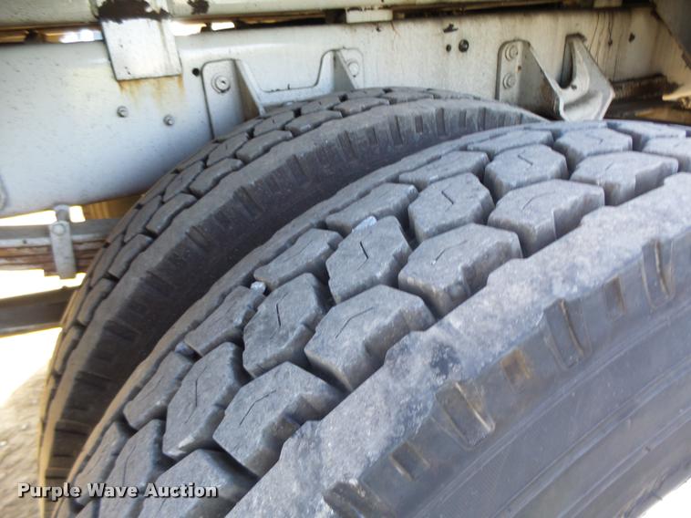 image for item K5612 2007 International 7300 bucket truck