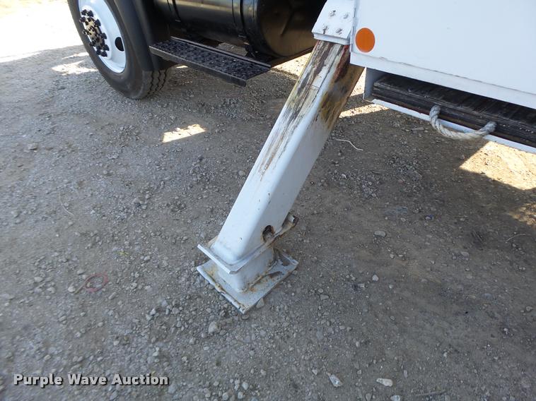 image for item K5612 2007 International 7300 bucket truck