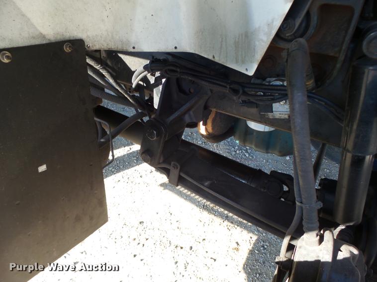 image for item K5612 2007 International 7300 bucket truck