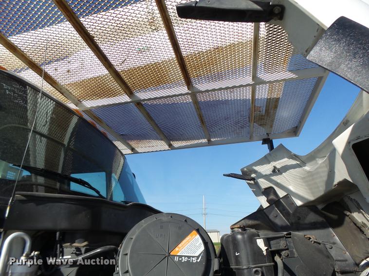 image for item K5612 2007 International 7300 bucket truck