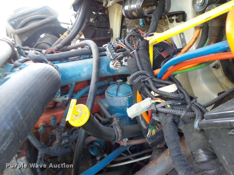 image for item K5612 2007 International 7300 bucket truck