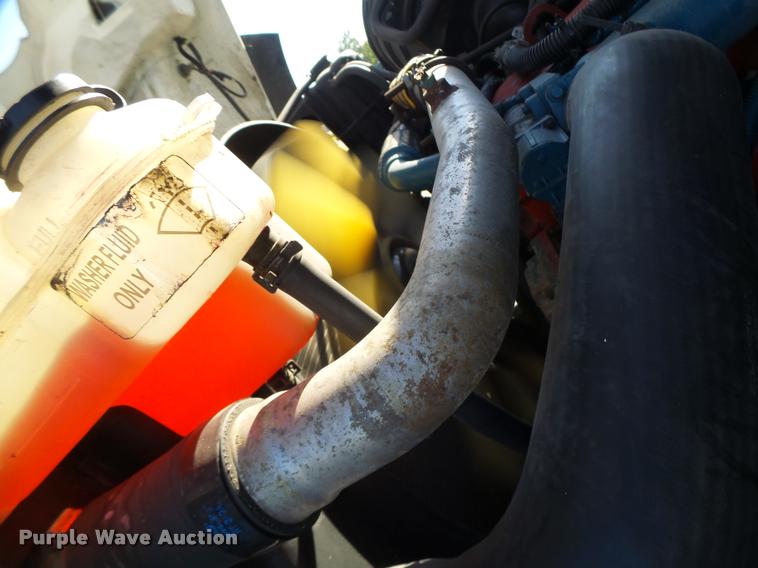 image for item K5612 2007 International 7300 bucket truck