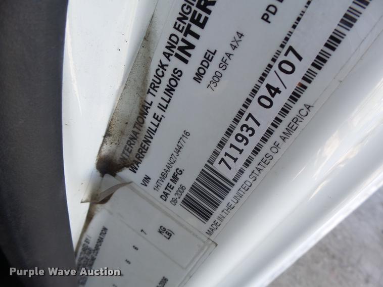 image for item K5612 2007 International 7300 bucket truck