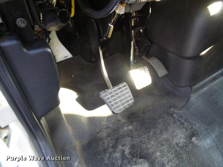 image for item K5612 2007 International 7300 bucket truck