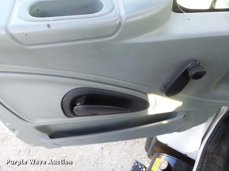 image for item K5612 2007 International 7300 bucket truck