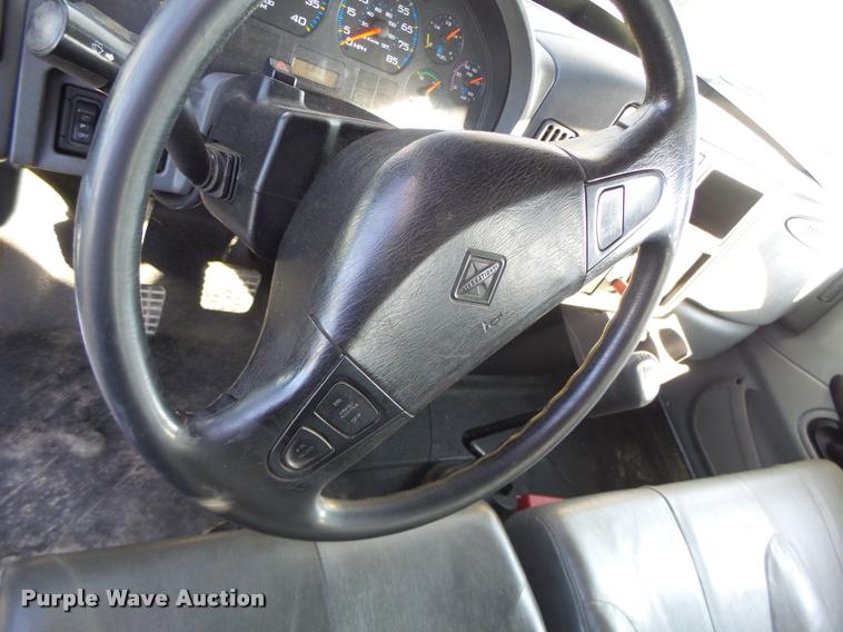 image for item K5612 2007 International 7300 bucket truck