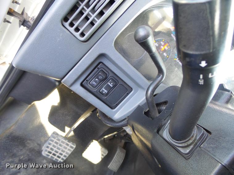 image for item K5612 2007 International 7300 bucket truck