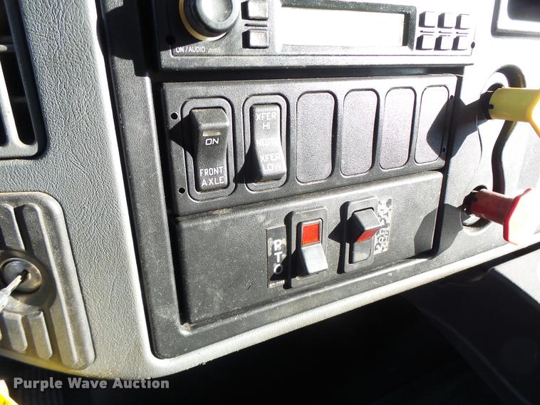 image for item K5612 2007 International 7300 bucket truck