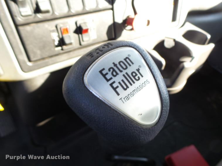 image for item K5612 2007 International 7300 bucket truck