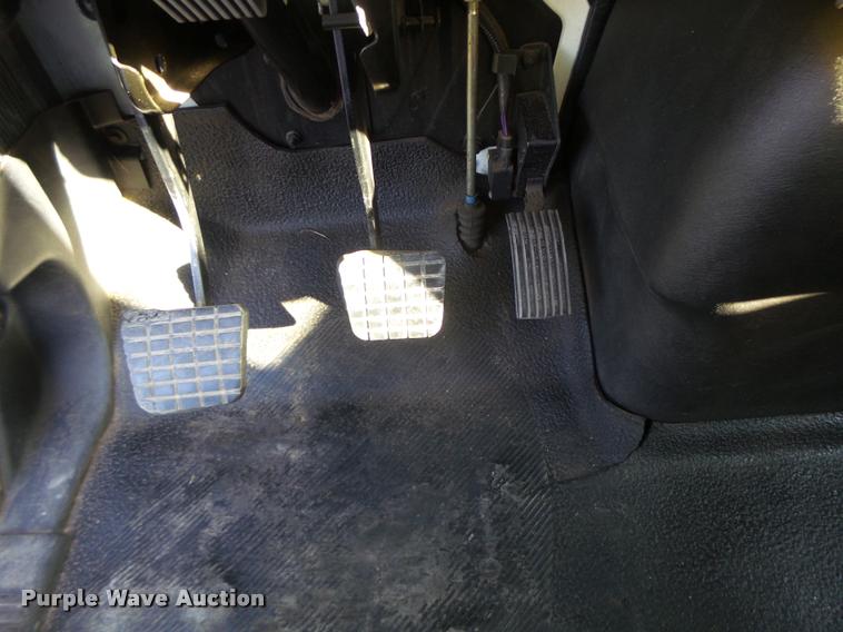 image for item K5612 2007 International 7300 bucket truck