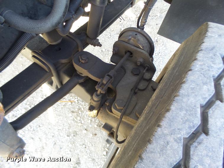 image for item K5612 2007 International 7300 bucket truck