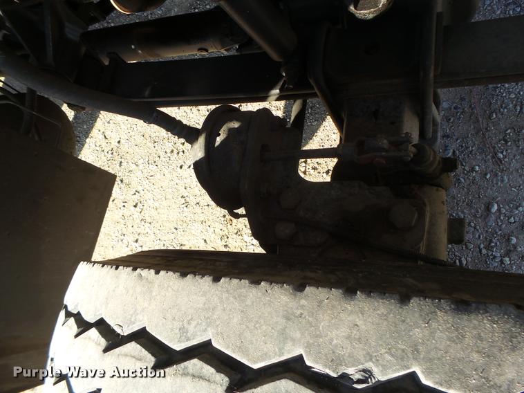 image for item K5612 2007 International 7300 bucket truck