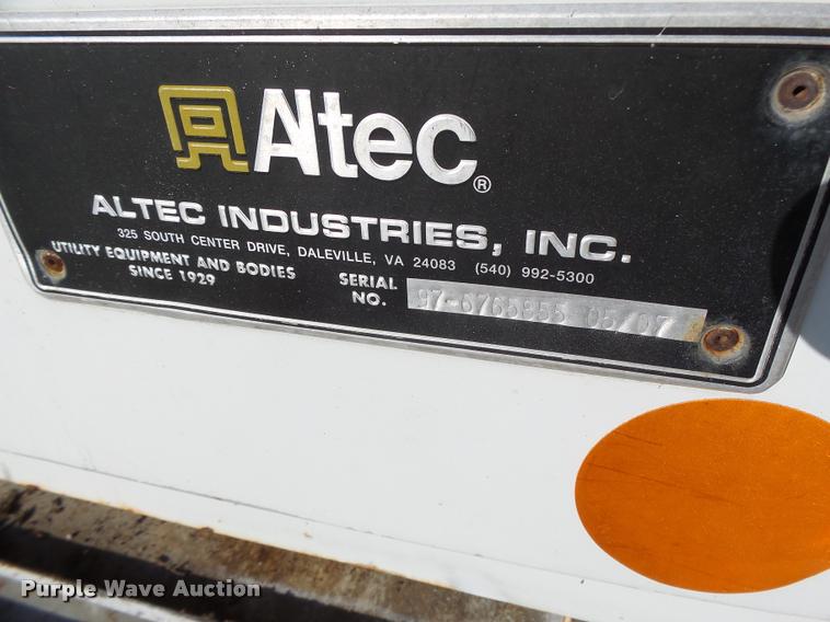 image for item K5612 2007 International 7300 bucket truck