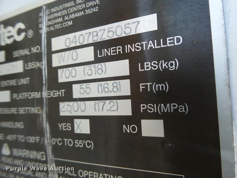 image for item K5612 2007 International 7300 bucket truck