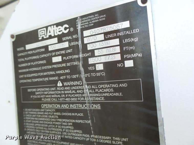 image for item K5612 2007 International 7300 bucket truck