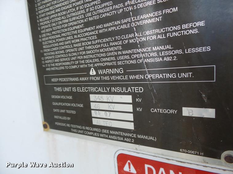 image for item K5612 2007 International 7300 bucket truck