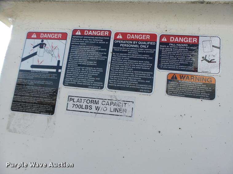 image for item K5612 2007 International 7300 bucket truck