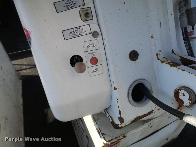 image for item K5612 2007 International 7300 bucket truck